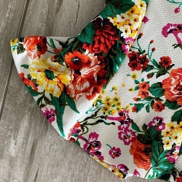 Floral Peplum Top - Picture 6 of 12